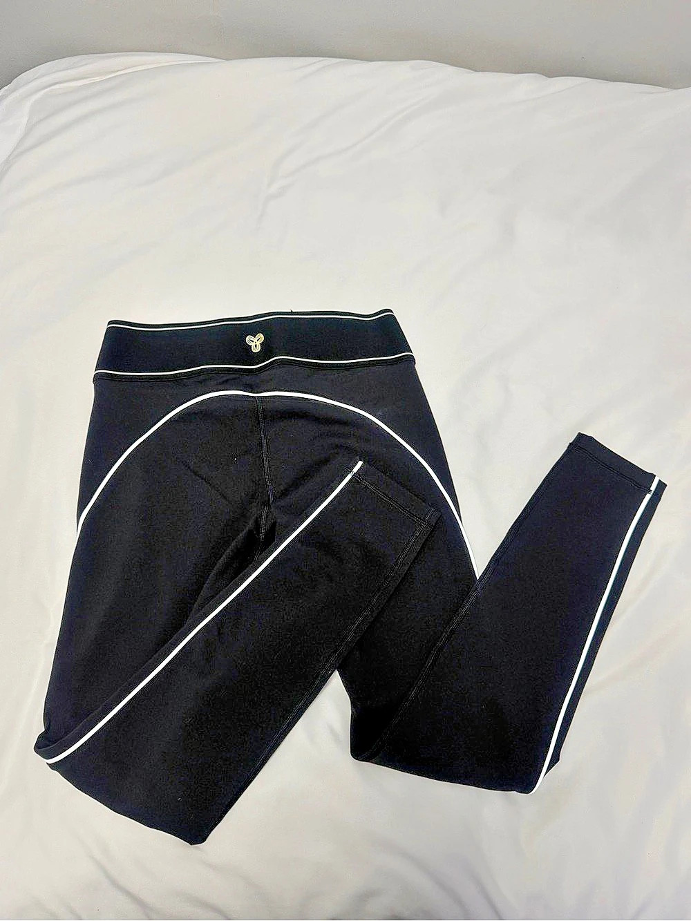 Golden Black Athletic Leggings Like New